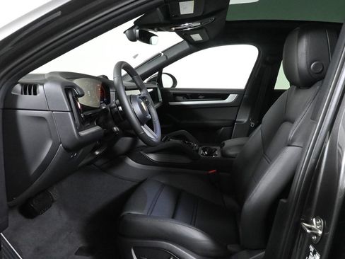 Used 2026 Porsche Cayenne Coupe AWD/4WD image 5