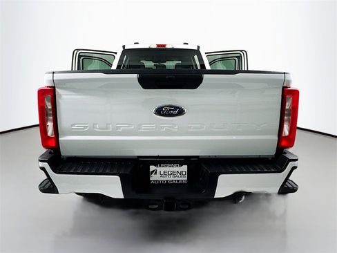 Used 2023 Ford F350 XLT image 24