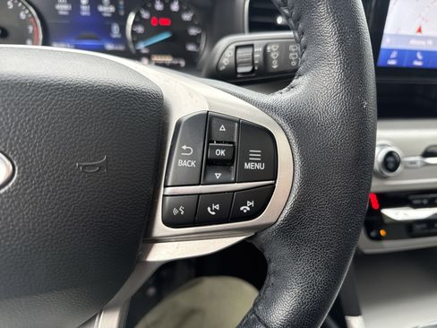 Used 2022 Ford Explorer XLT w/ Equipment Group 202A image 19