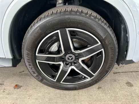 Used 2024 Mercedes-Benz GLC 300 4MATIC w/ AMG Line image 22