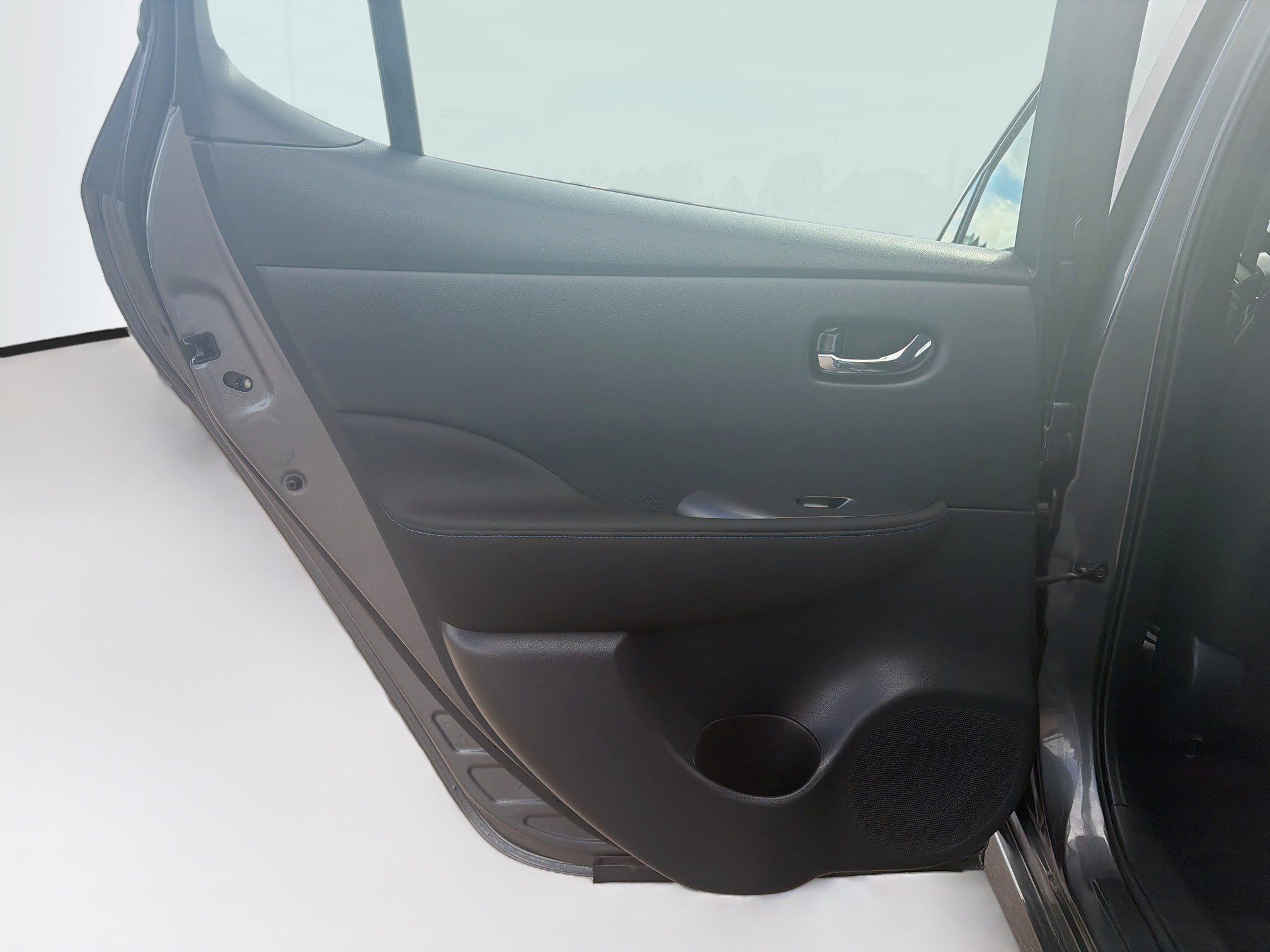 Used 2025 Nissan Leaf S FWD image 26