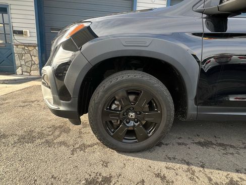 Used 2022 Honda Pilot TrailSport image 2