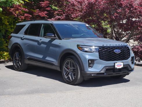 Used 2025 Ford Explorer ST-Line w/ Premium Package AWD/4WD image 35