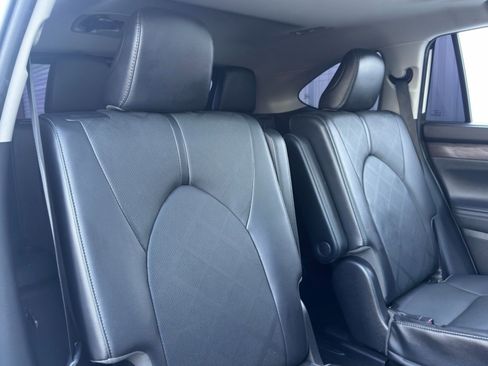 Used 2022 Toyota Highlander Platinum image 39