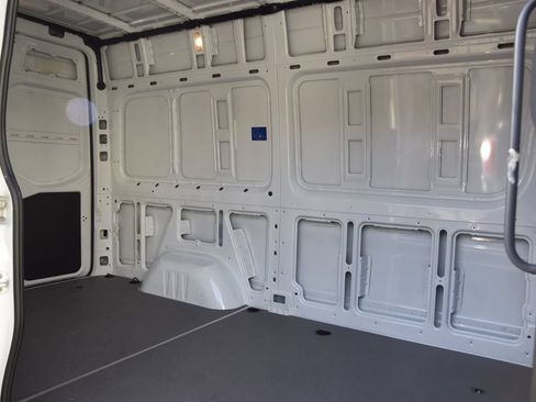 Used 2025 Mercedes-Benz Sprinter 2500 image 16