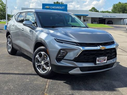 Used 2025 Chevrolet Blazer LT AWD/4WD image 2