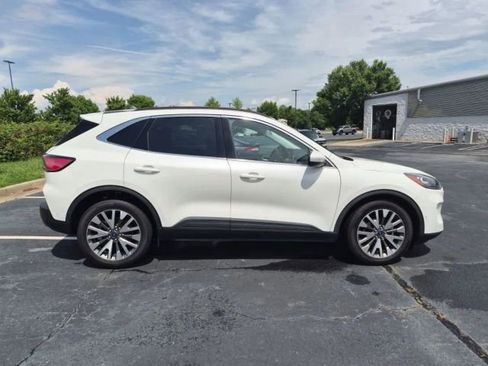 Used 2021 Ford Escape Titanium FWD image 5