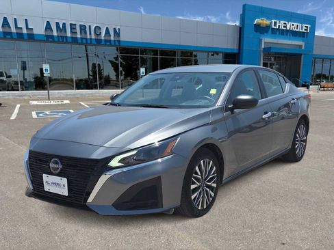 Used 2025 Nissan Altima 2.5 SV FWD image 1