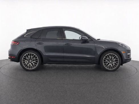 Used 2020 Porsche Macan AWD/4WD image 2