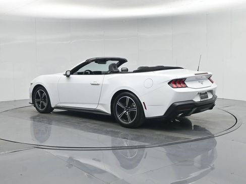 Used 2024 Ford Mustang Convertible image 7