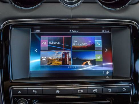 Used 2016 Jaguar XJ image 19