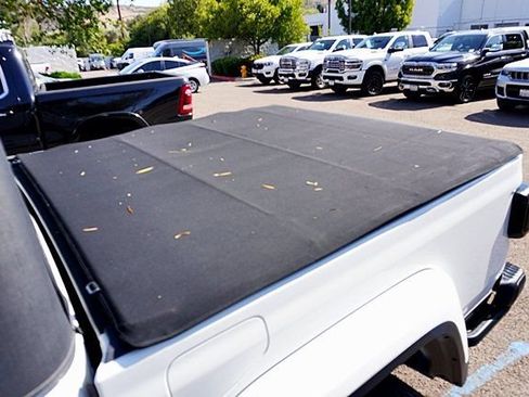Used 2020 Jeep Gladiator Rubicon AWD/4WD image 17