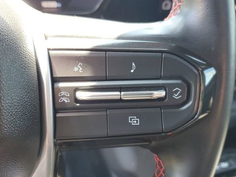 Used 2024 Chevrolet Colorado Z71 w/ Z71 Convenience Package 2 AWD/4WD image 11