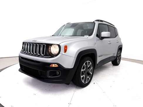 Used 2015 Jeep Renegade Latitude FWD image 11