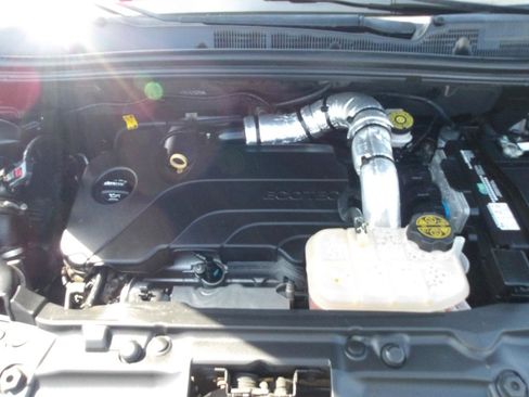 Used 2019 Buick Encore Essence FWD image 27