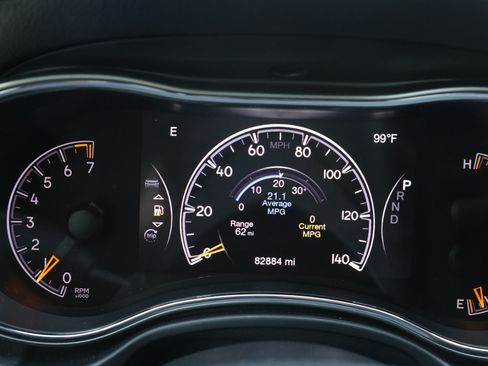 Used 2019 Jeep Grand Cherokee Altitude AWD/4WD image 15