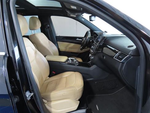 Used 2019 Mercedes-Benz GLE 400 4MATIC w/ Premium 3 Package image 40