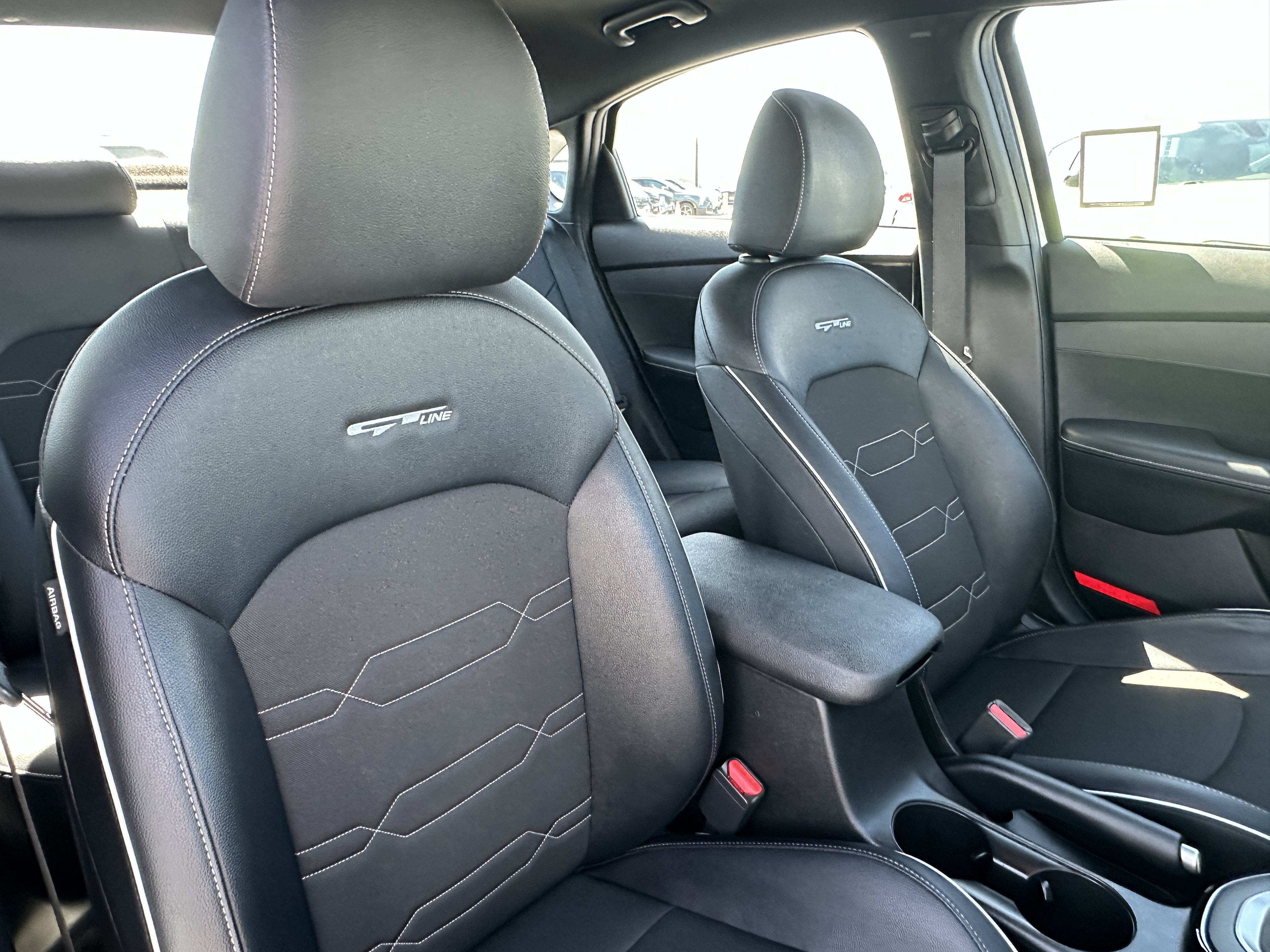 Certified 2022 Kia Forte GT-Line FWD image 17