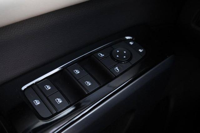 Certified 2025 Nissan Pathfinder SL FWD image 21