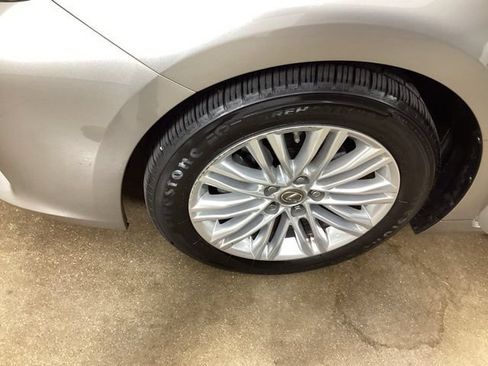 Used 2015 Lexus ES 350 w/ Luxury Package FWD image 26