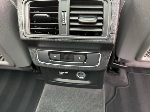 Used 2022 Audi SQ5 Premium Plus w/ Premium Plus Package image 13