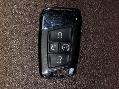 Used 2021 Volkswagen Atlas SE FWD image 32