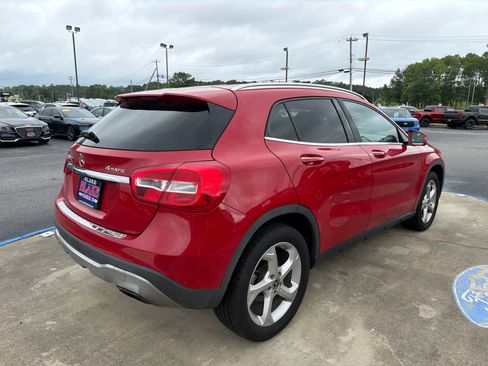 Used 2018 Mercedes-Benz GLA 250 4MATIC image 7
