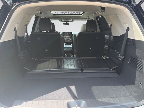 Used 2025 Nissan Pathfinder Platinum AWD/4WD image 15