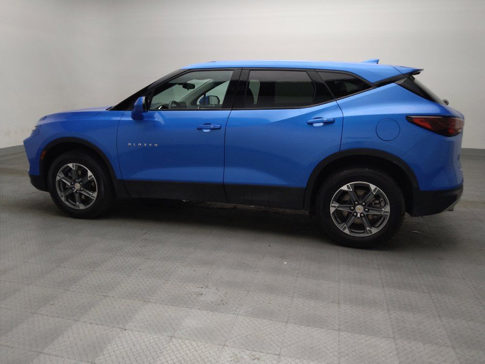 Used 2025 Chevrolet Blazer LT AWD/4WD image 3