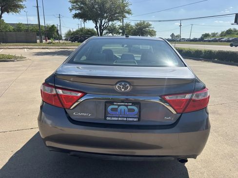 Used 2016 Toyota Camry SE FWD image 6
