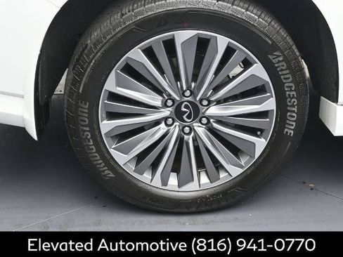 Certified 2026 INFINITI QX80 Luxe AWD/4WD image 5