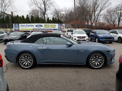 Used 2025 Ford Mustang GT Premium image 4