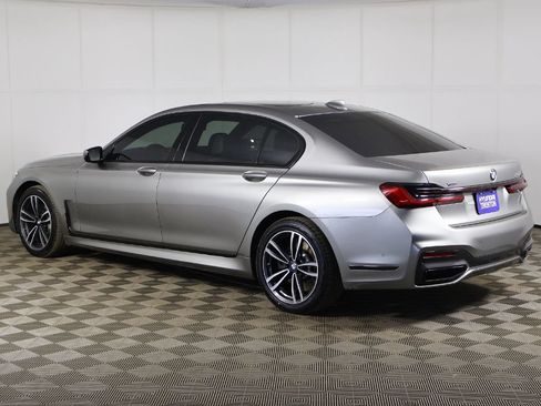 Used 2022 BMW 750i xDrive w/ M Sport Package AWD/4WD image 12