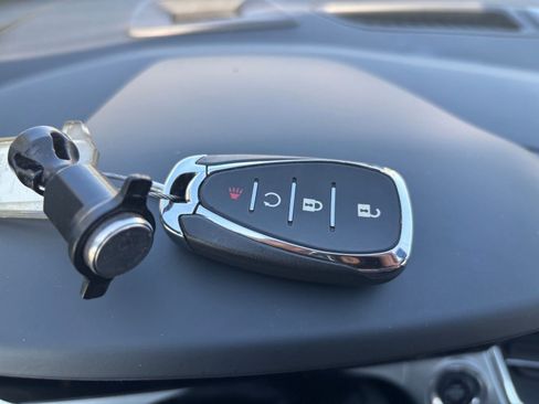 Used 2025 Chevrolet Trax LT w/ LT Convenience Package image 23