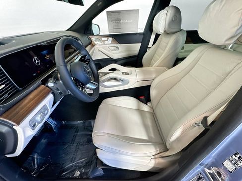 New 2026 Mercedes-Benz GLS 580 4MATIC image 18
