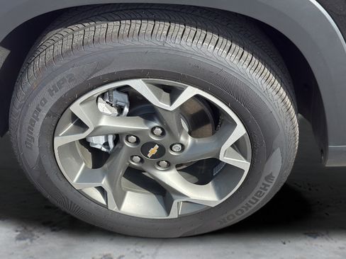Used 2025 Chevrolet Trax LT w/ Driver Confidence Package FWD image 29