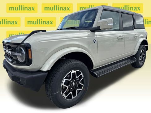 New 2025 Ford Bronco Outer Banks image 17