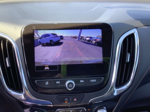 Used 2023 Chevrolet Equinox Premier FWD image 16