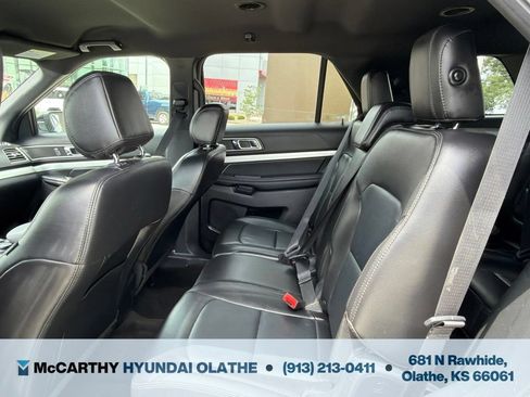 Used 2017 Ford Explorer XLT w/ Equipment Group 202A AWD/4WD image 5