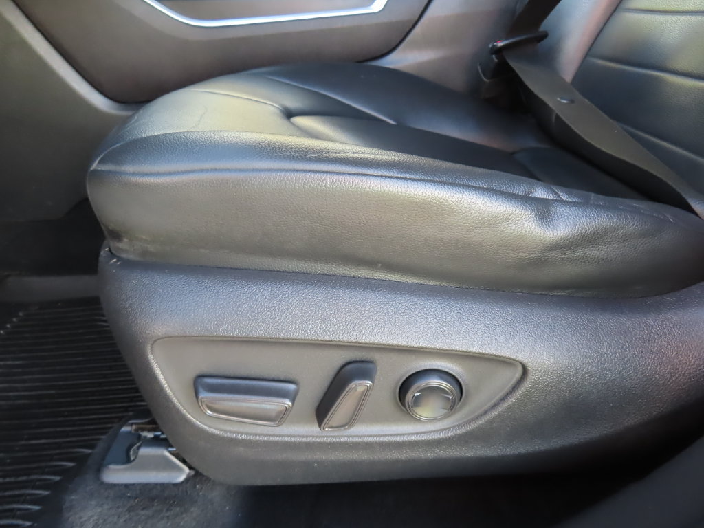 Used 2021 Toyota Highlander XLE AWD/4WD image 8