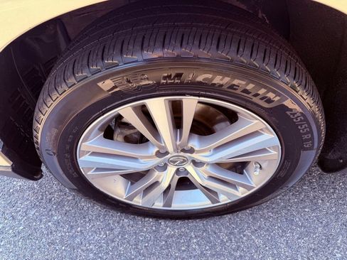 Used 2015 Lexus RX 450h AWD image 17