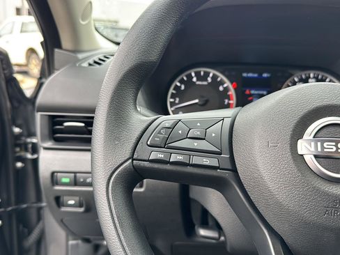 Used 2025 Nissan Sentra S image 18