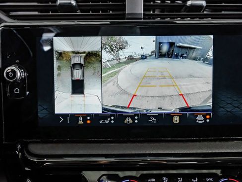 Used 2024 GMC Sierra 2500 AT4 w/ AT4 Premium Plus Package image 21