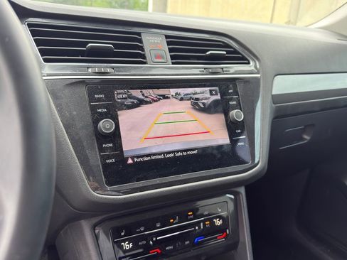 Used 2023 Volkswagen Tiguan SE image 15