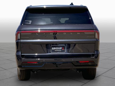 New 2026 Lincoln Navigator Reserve AWD/4WD image 4
