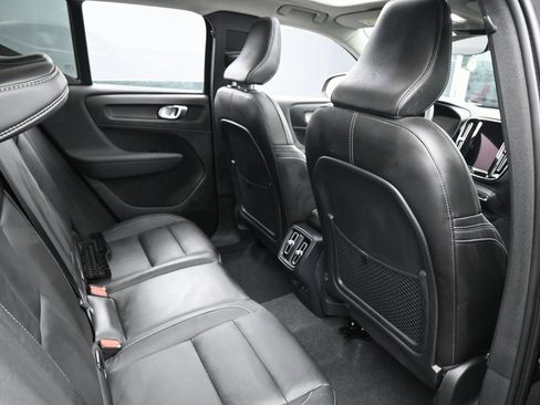 Used 2024 Volvo XC40 B5 Ultimate w/ Protection Package Premier image 33