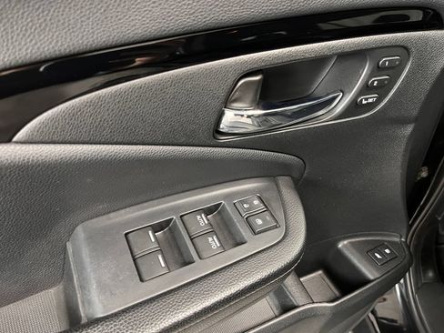 Used 2019 Honda Pilot Touring image 15