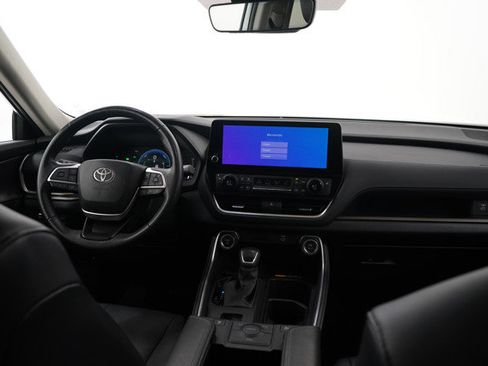Used 2024 Toyota Grand Highlander XLE image 13