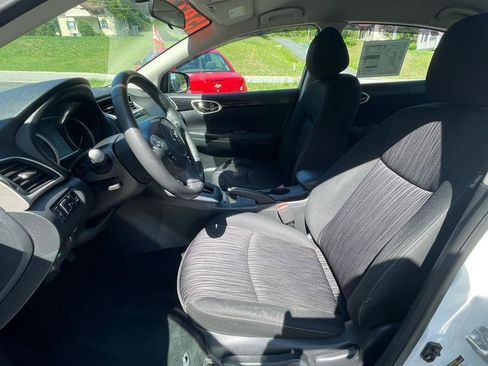 Used 2019 Nissan Sentra SV FWD image 18