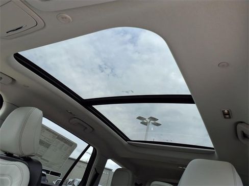 New 2025 Lincoln Aviator Reserve w/ Illumination Package image 4